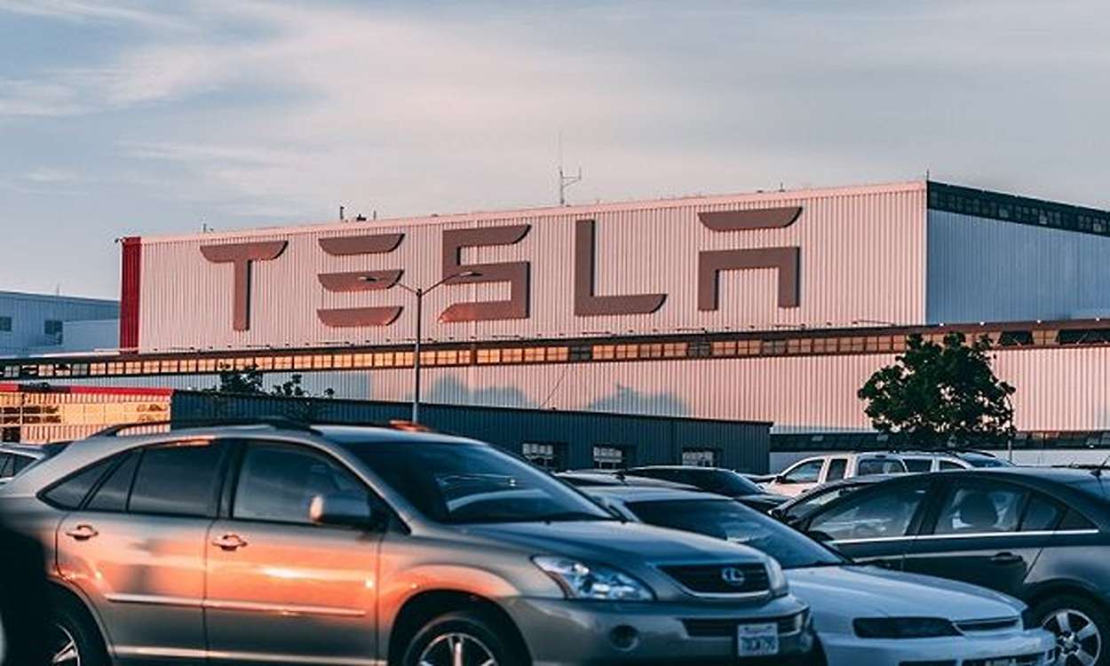 NASDAQ TSLA